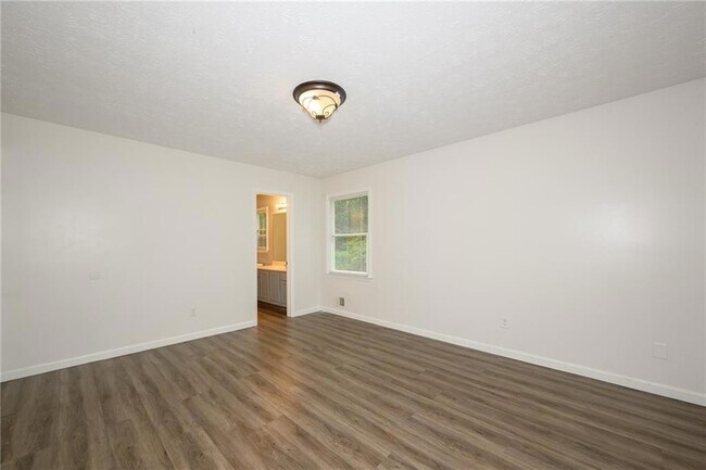Building Photo - 2100 Whitebluff Way