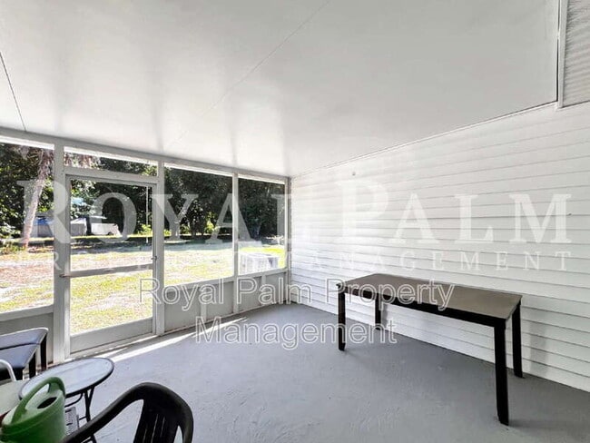 Building Photo - 15206 Stringfellow Rd