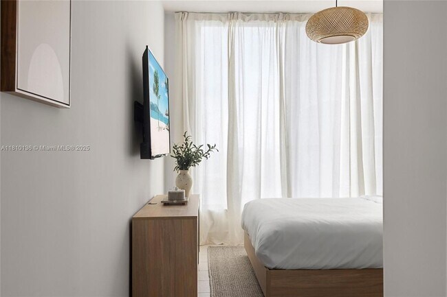 Building Photo - 159 NE 6th St