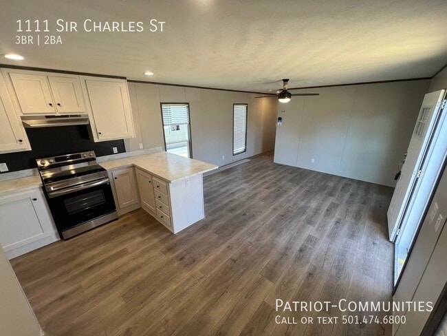 Building Photo - 1111 Sir Charles St