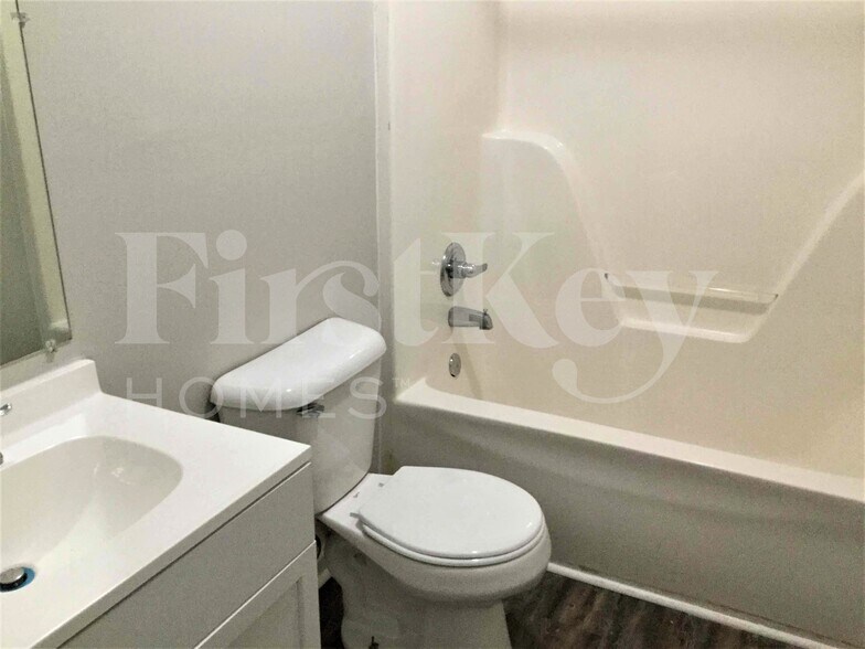 Building Photo - 9161 Thrash St SW