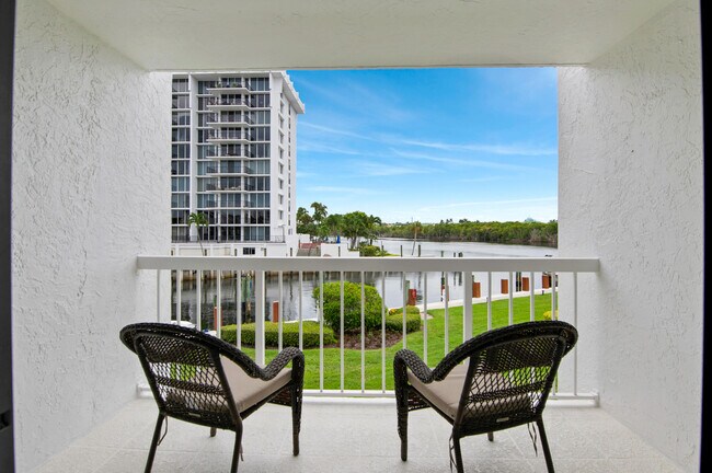 Building Photo - 4744 S Ocean Blvd