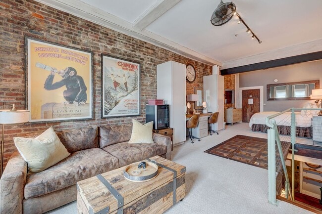 Building Photo - Luxury Furnished River View Condo in the Heart of Downtown Wilmington