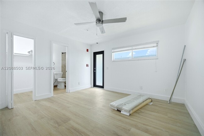 Building Photo - 2209 SW 61st Ave