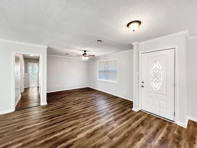 Building Photo - 8250 Chesterfield Dr