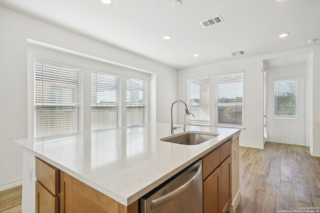 Building Photo - 10833 Coppola