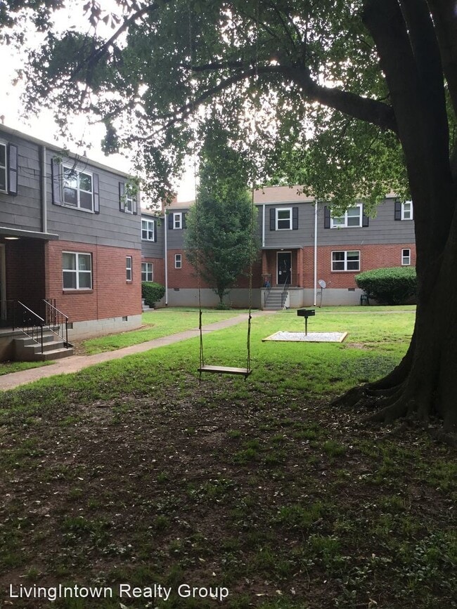 Building Photo - 1 br, 1 bath Apartment - 589-603 Seminole ...