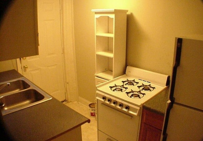 Building Photo - 165 Little St SE