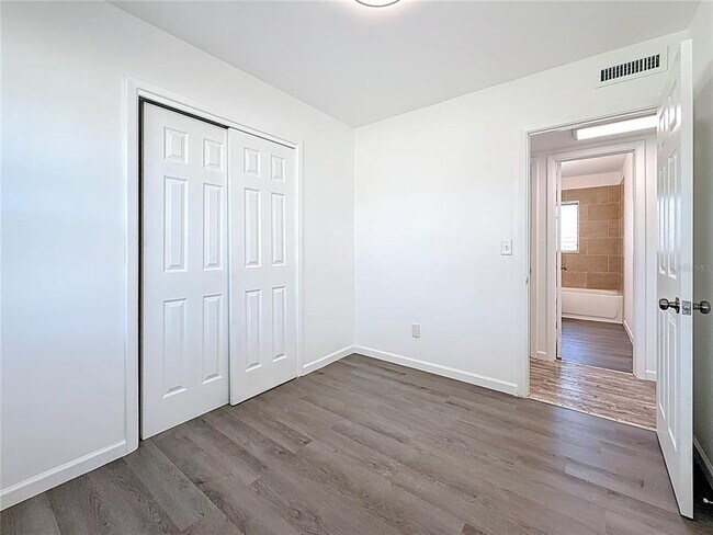 Building Photo - 4716 Town N Country Blvd