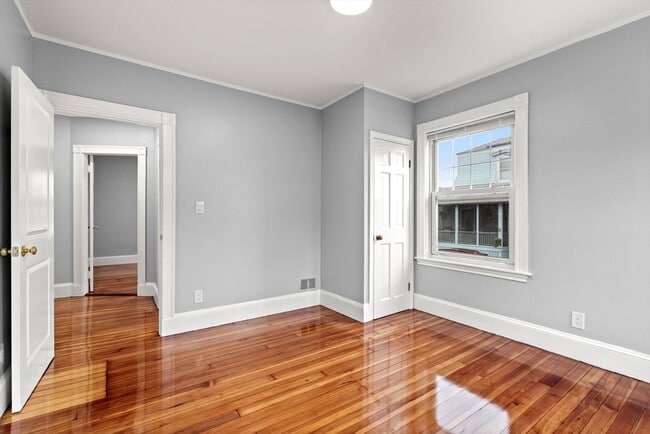 Building Photo - 279 Belmont St