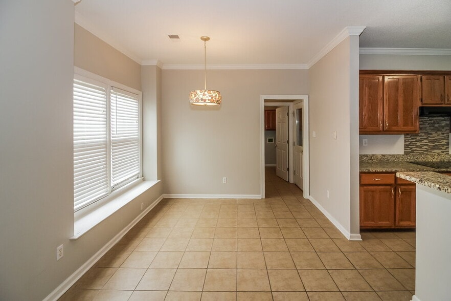 Building Photo - 4570 Wood Fox Cove