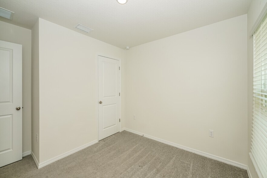 Building Photo - 796 SE 66th Terrace