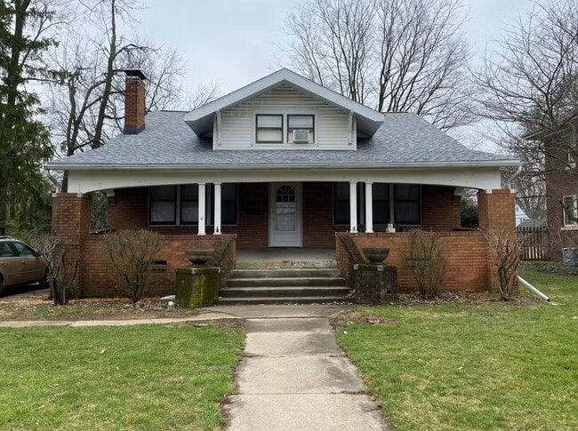 Building Photo - 607 W Green St