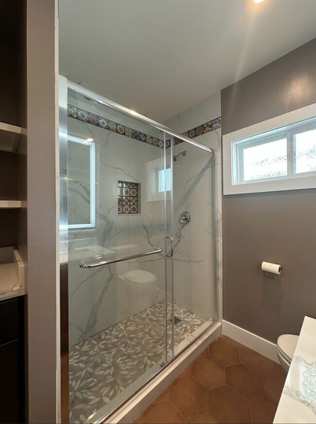 Building Photo - Beautifully Renovated Home in Oakland!