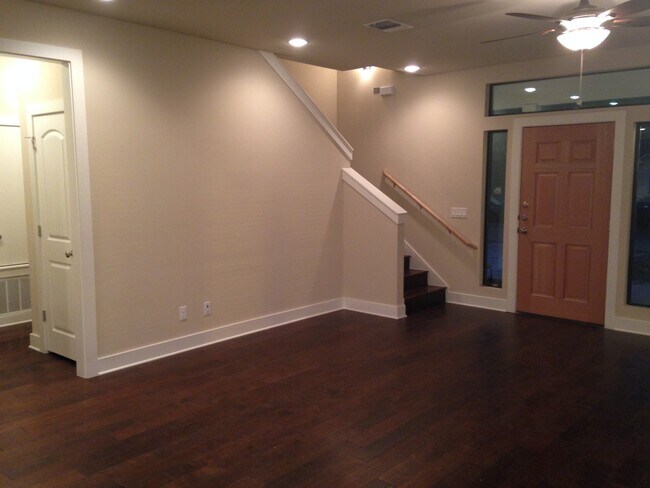 Building Photo - 5100 Leralynn St