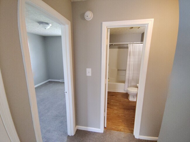 Building Photo - 23 Hobbs Ln