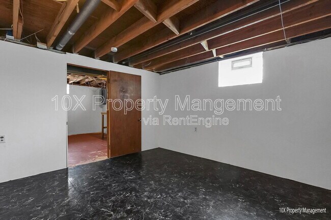Building Photo - 1341 Coburg Rd