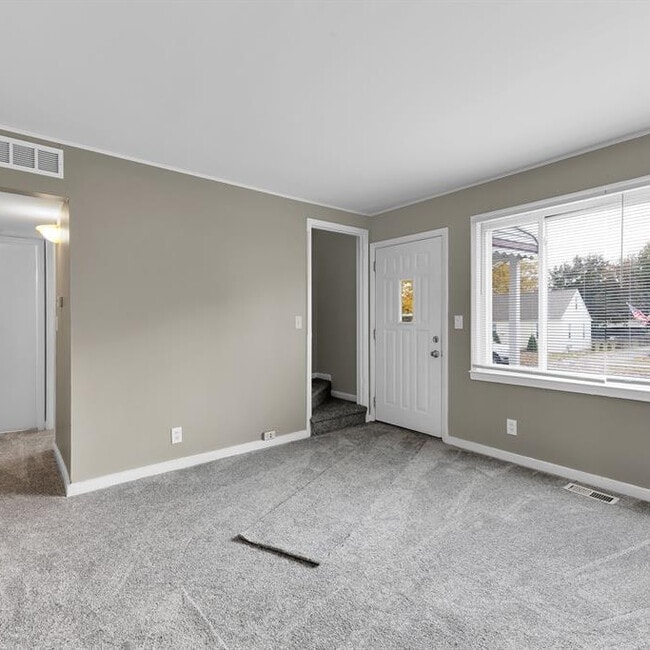 Building Photo - 9082 Louise St