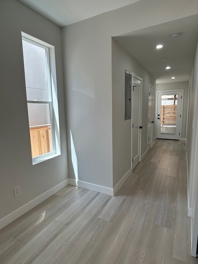 Building Photo - 3328 B St
