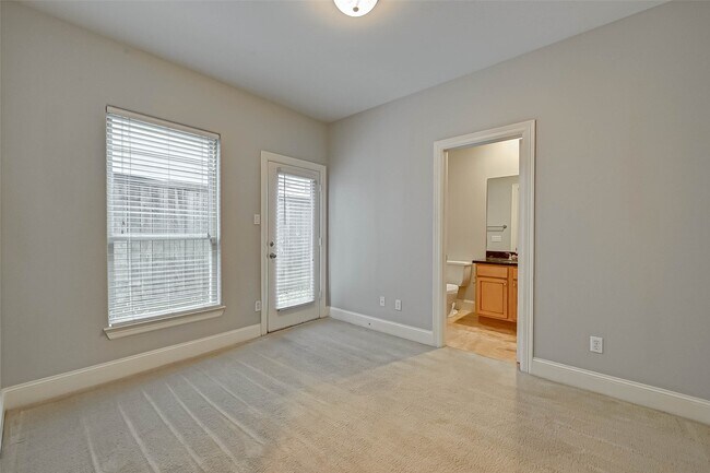 Building Photo - 2906 Leeland St