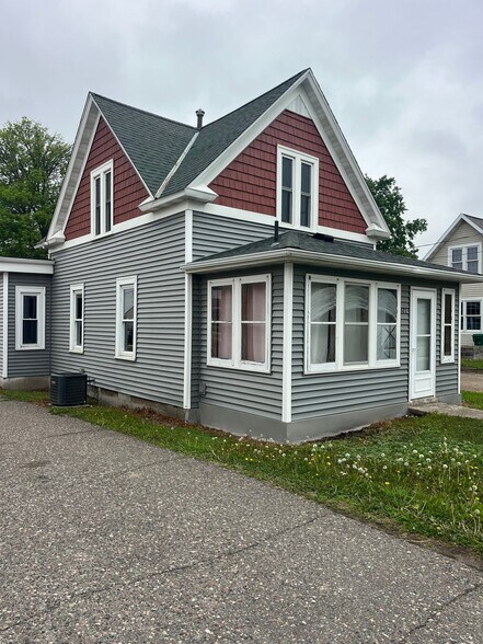Building Photo - 521 2nd St N
