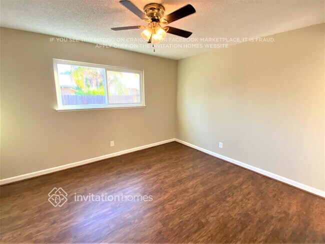 Building Photo - 1637 Amapola St