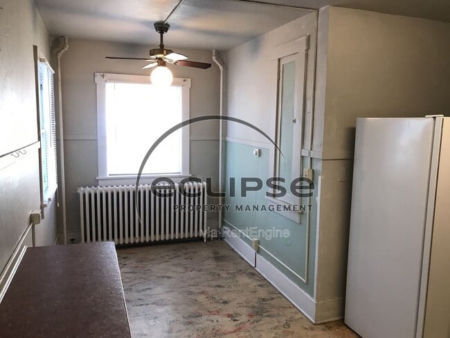 Building Photo - 711 2nd St