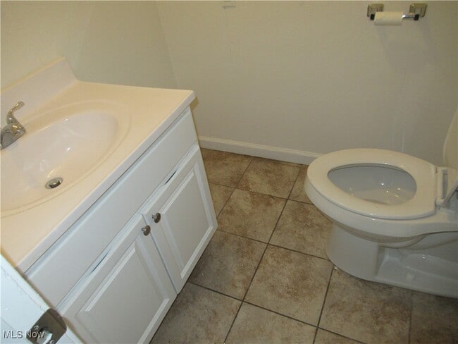 Building Photo - 118 W Glendale St