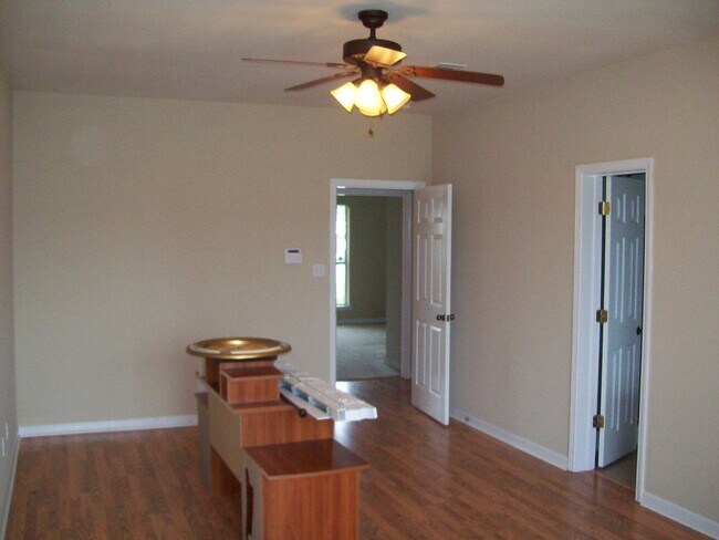 Building Photo - 26043 Wimbledon Dr