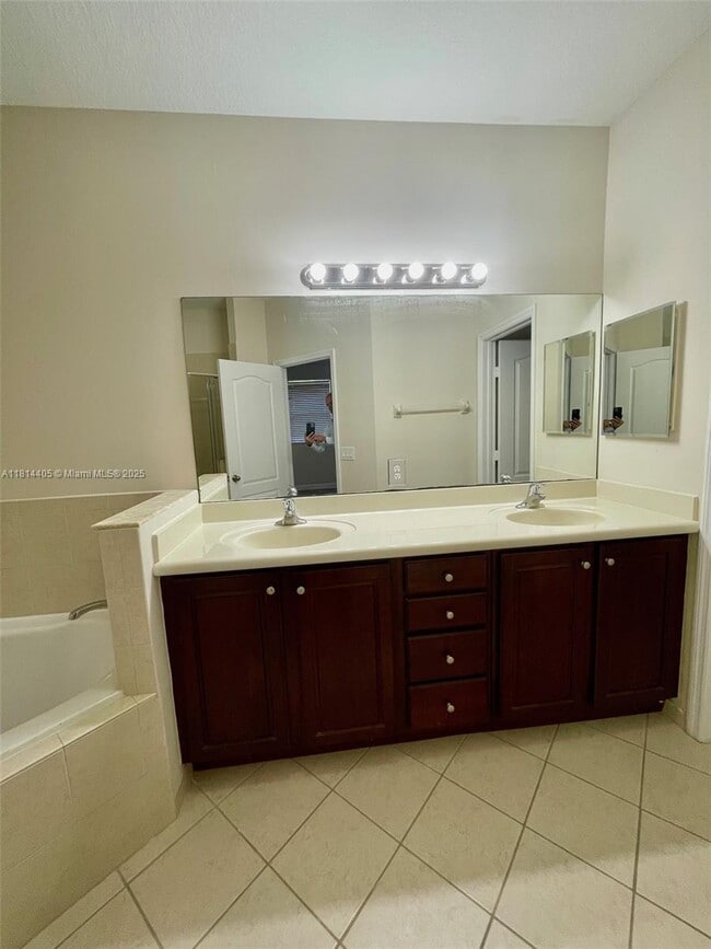 Building Photo - 23605 SW 113 Passage
