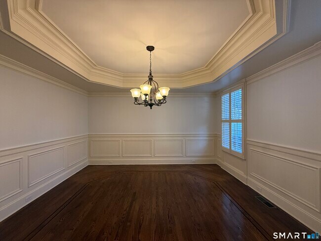 Building Photo - 59 Crescent Rd