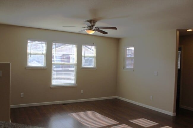 Building Photo - Stunning 3 BR/3 BA in Stockbridge At Meridian Community!