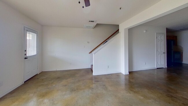 Building Photo - 4006 Cambridge Dr