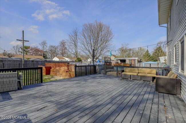 Building Photo - 247 Sprucewood Dr