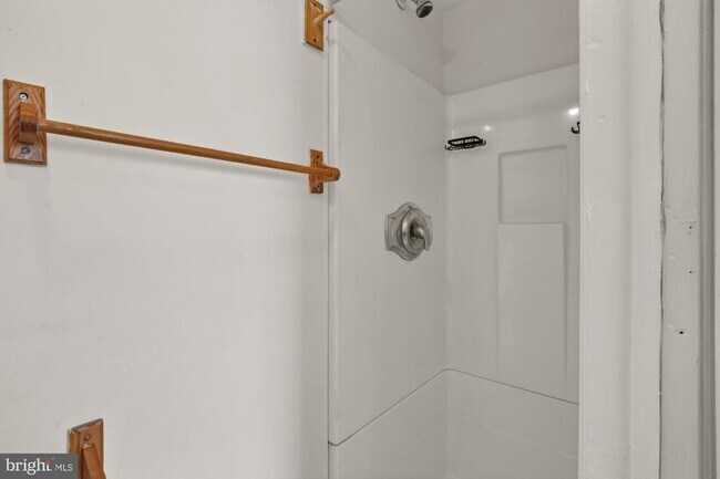 Building Photo - 2536 Amber St