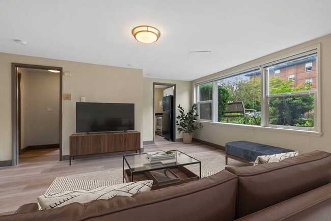 Building Photo - Cadence