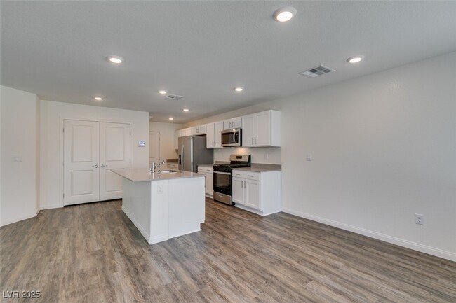 Building Photo - 2646 Snapdragon Fls Ave