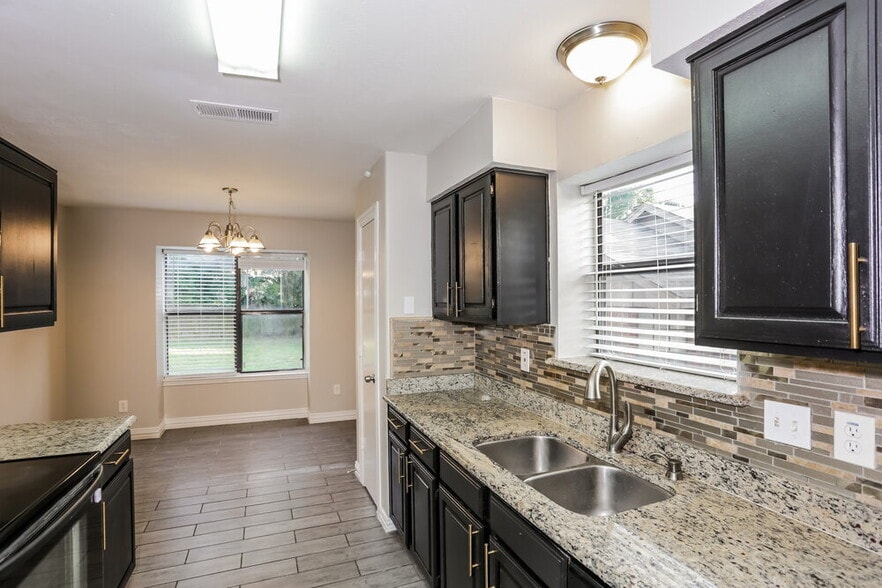 Building Photo - 216 Mesa Wood Dr