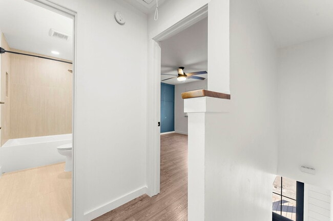 Building Photo - 706 Nora Ln