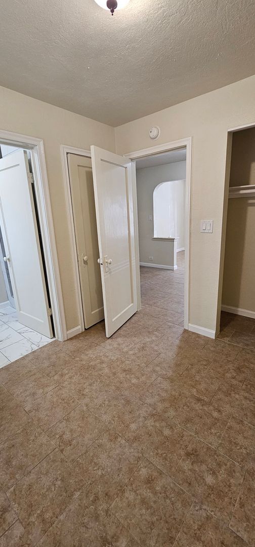 Building Photo - 1 Bedroom 1 Bath Sparks Apartment For Rent,