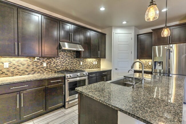 Building Photo - Northern Rancho Sahuarita