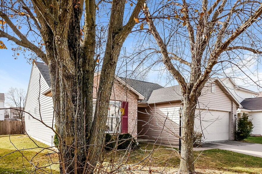 Building Photo - 3738 Laurel Cherry Ln