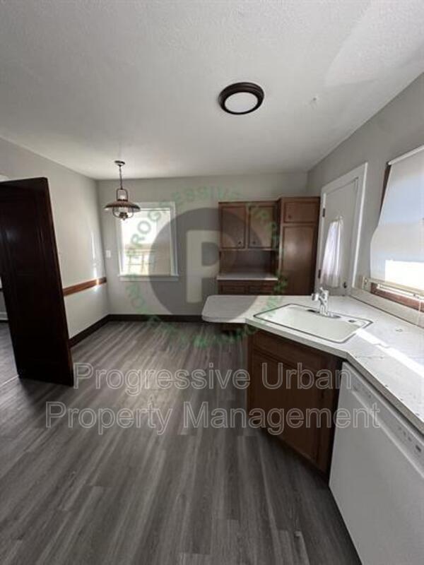 Building Photo - 1082 Hillstone Rd