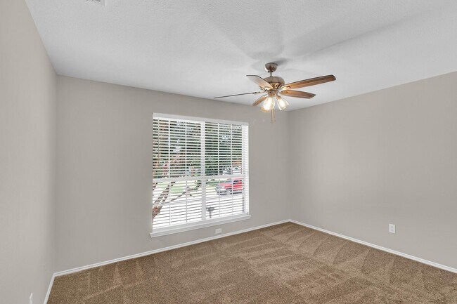 Building Photo - 4729 Woodhaven Ln