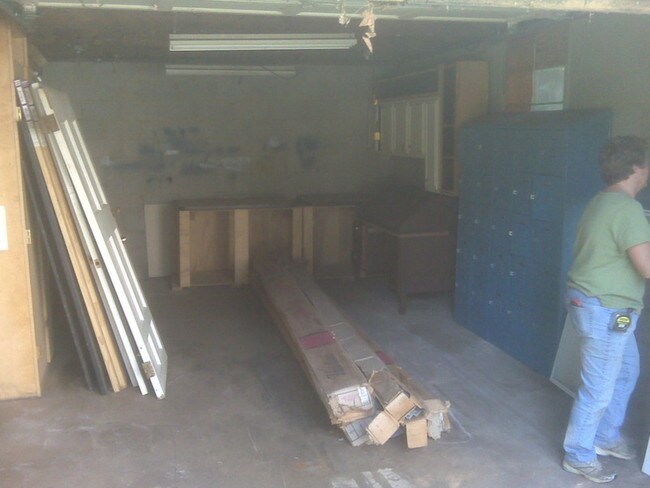 Building Photo - 418 Iverson Way