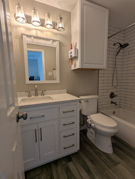 Building Photo - 15406 Lynford Crest Dr
