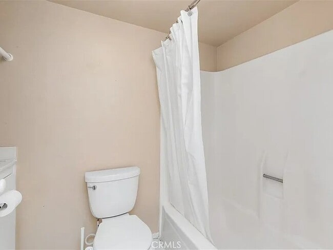 Building Photo - 204 Pineview