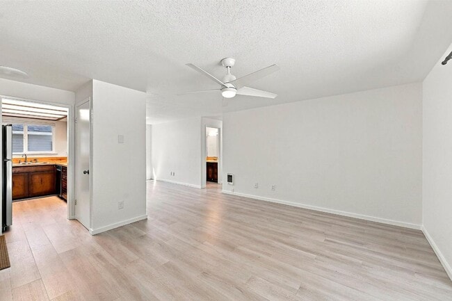 Building Photo - 7100 Hawks Prairie Rd NE