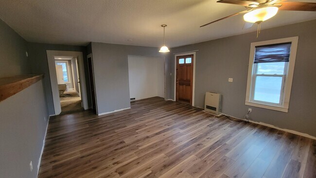 Building Photo - 1322 New Hampshire Rte 175