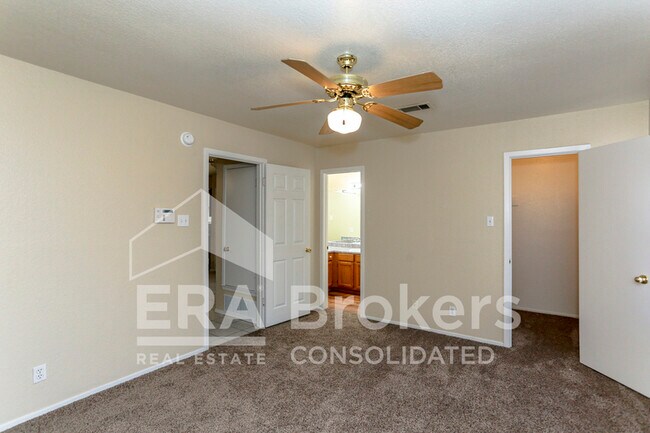 Building Photo - 4903 Ridge Haven